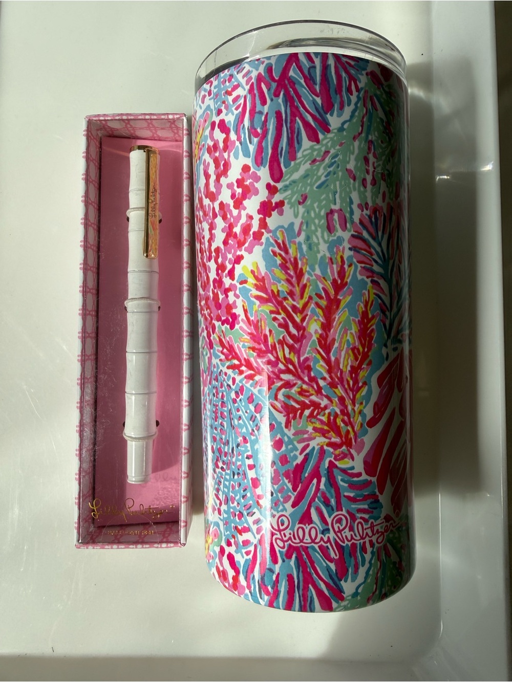 Lilly Pulitzer insulated Travel Tumbler w/ White bamboo pen & scrunchie set - Picture 3 of 6